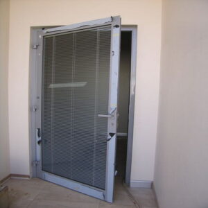 ابواب المنيوم المنيوم الكويت – فني المنيوم - احمد 99186894 - المنيوم - شتر - تركيب مطابخ - فني شتر - تركيب شتر - تصليح شتر - تصليح مطبخ - معلم المنيوم - فني المنيوم الكويت